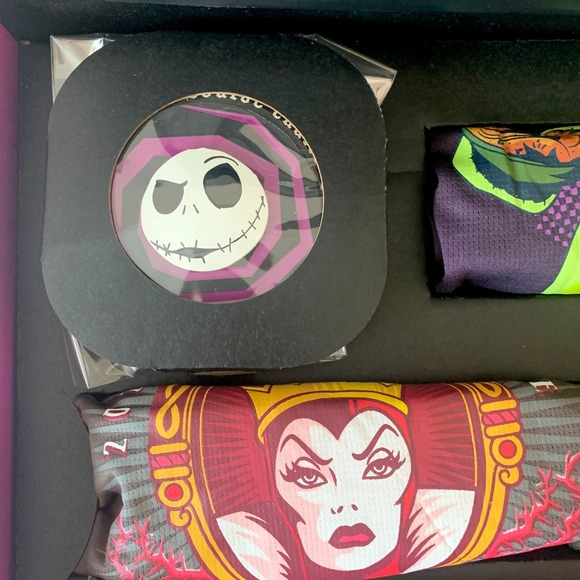 runDisney 2020 Virtual Wine &‎ Dine Half Marathon Weekend Box 4 Medals 4 Shirts - Picture 5 of 16